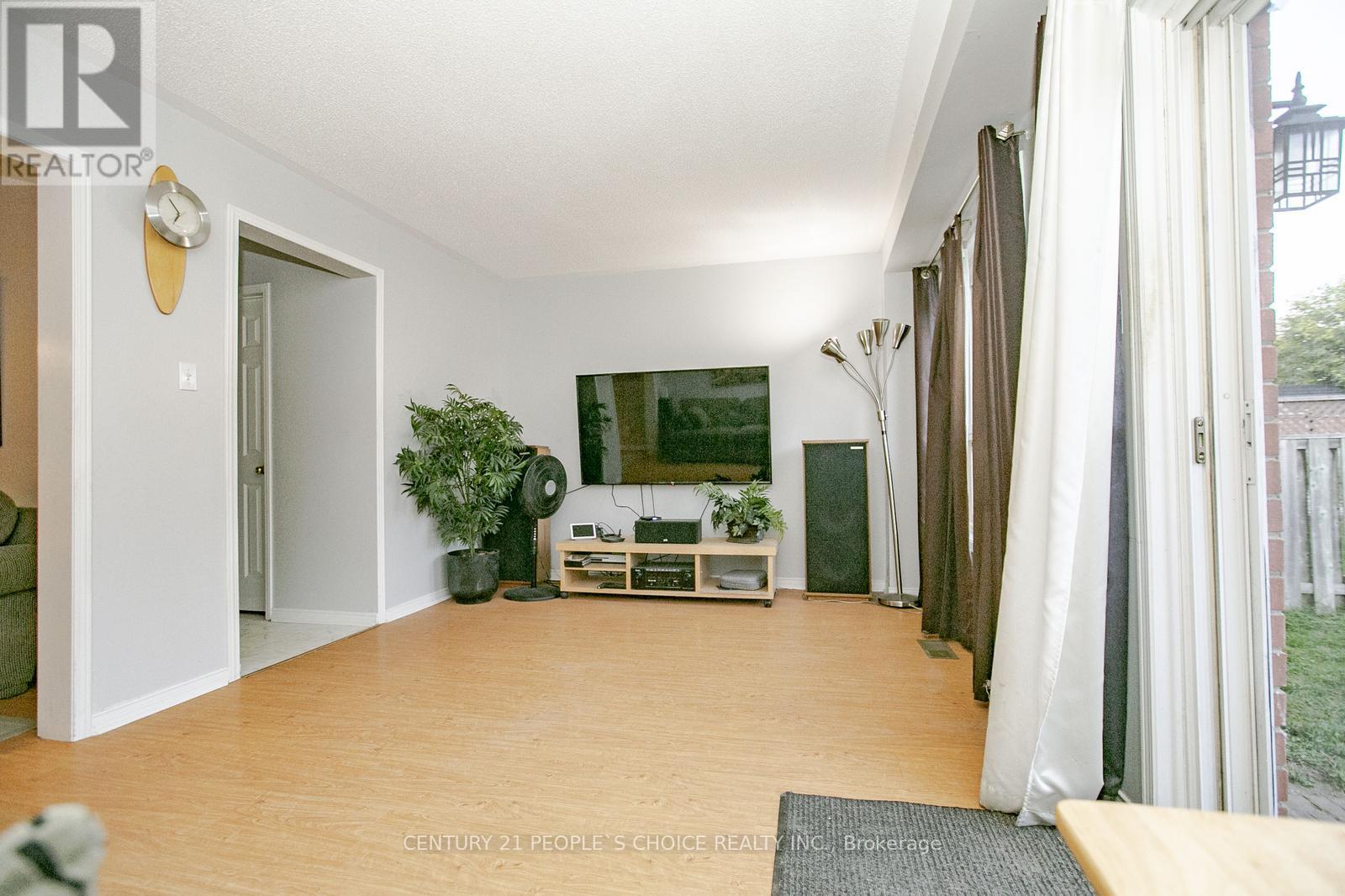 17 Caruso Drive, Brampton, Ontario  L6Y 5B1 - Photo 15 - W12440554