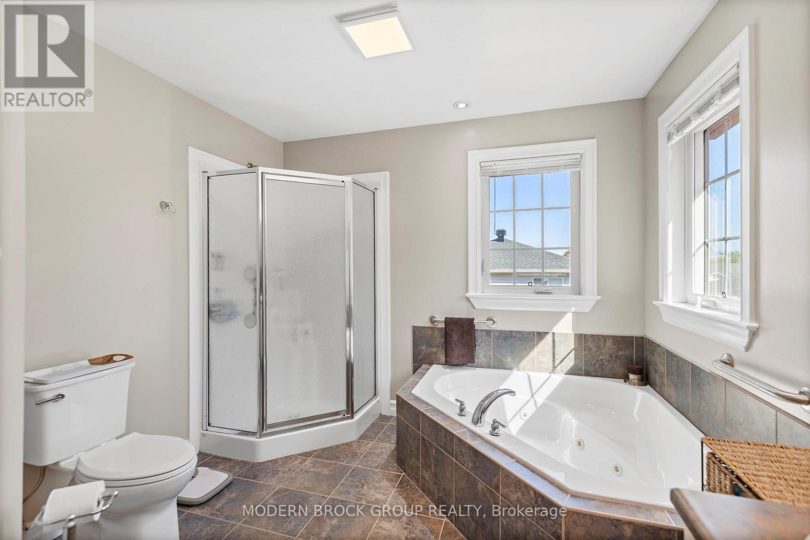 1021 Kingswood Street, Brockville, Ontario  K6V 7G1 - Photo 36 - X12439907