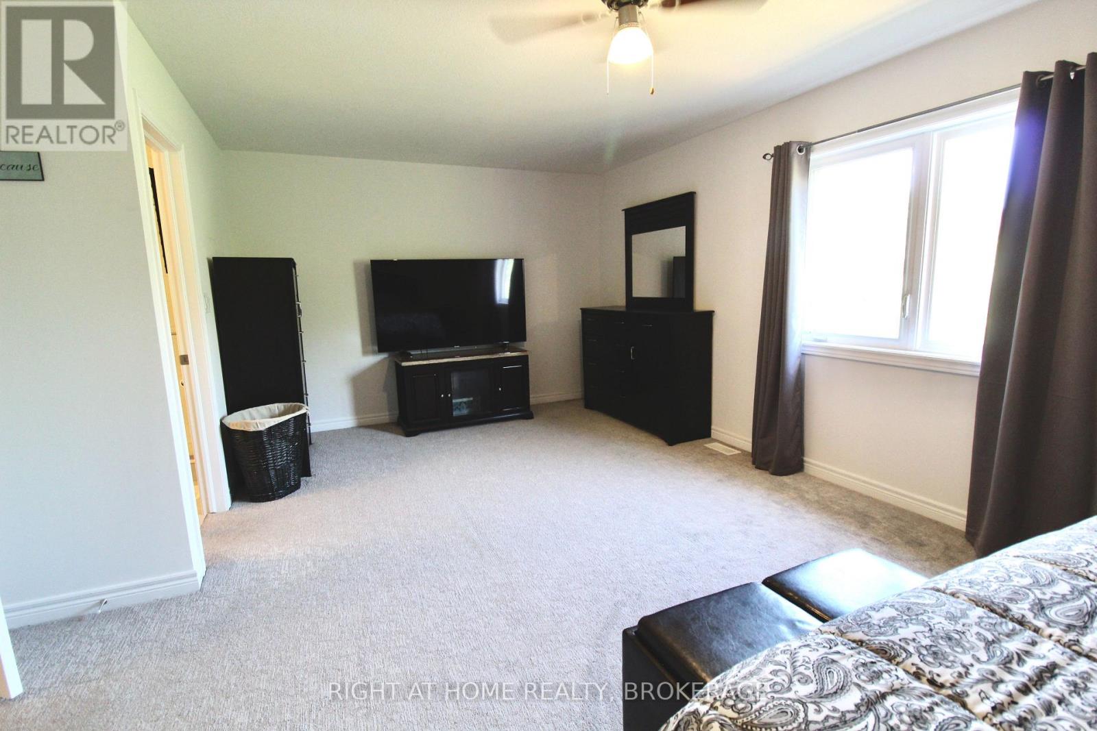 10 - 5080 Connor Drive, Lincoln (Beamsville), Ontario  L3J 0T3 - Photo 10 - X12441311