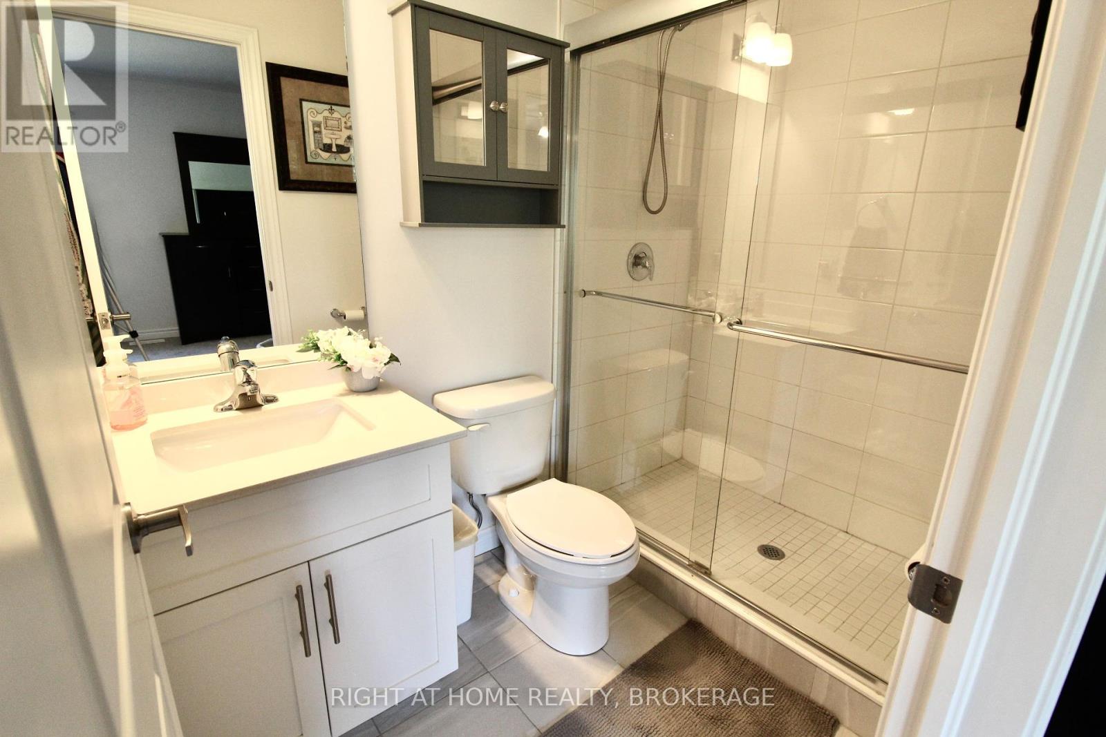 10 - 5080 Connor Drive, Lincoln (Beamsville), Ontario  L3J 0T3 - Photo 11 - X12441311