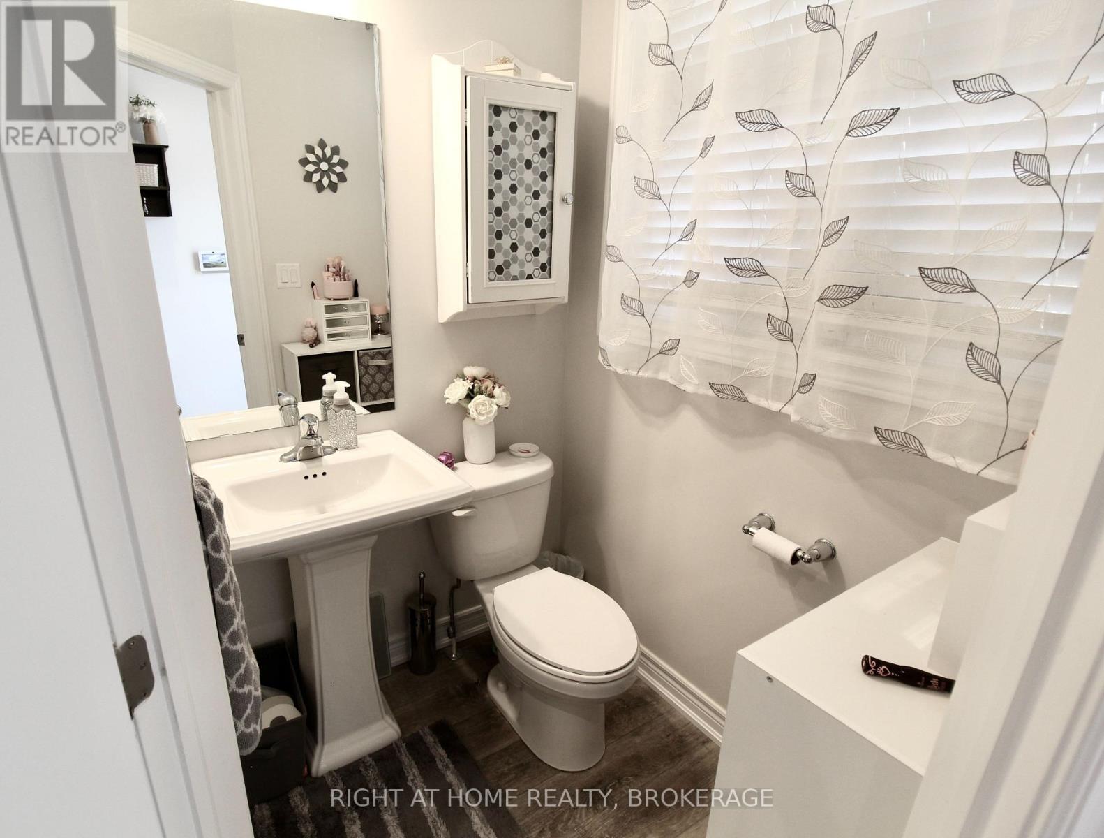 10 - 5080 Connor Drive, Lincoln (Beamsville), Ontario  L3J 0T3 - Photo 20 - X12441311