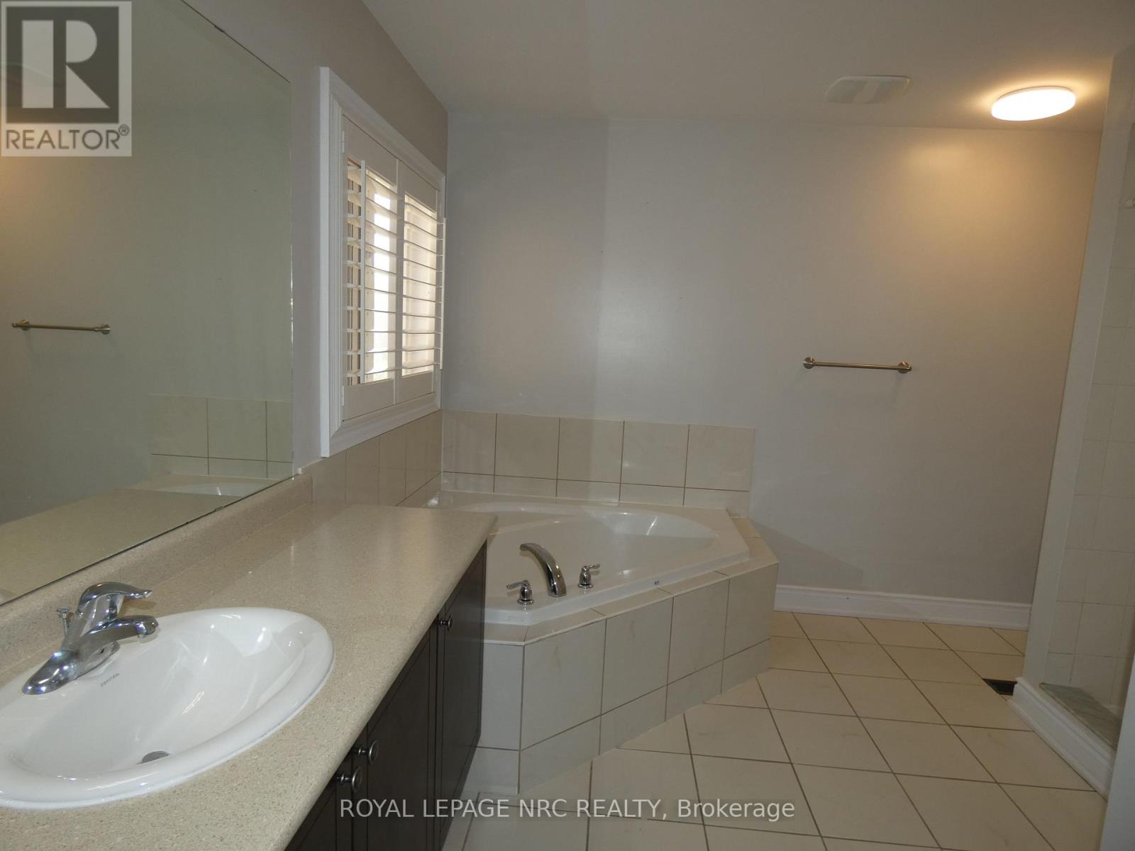 7857 Sassafras Trail, Niagara Falls (Brown), Ontario  L2H 0N6 - Photo 14 - X12441316