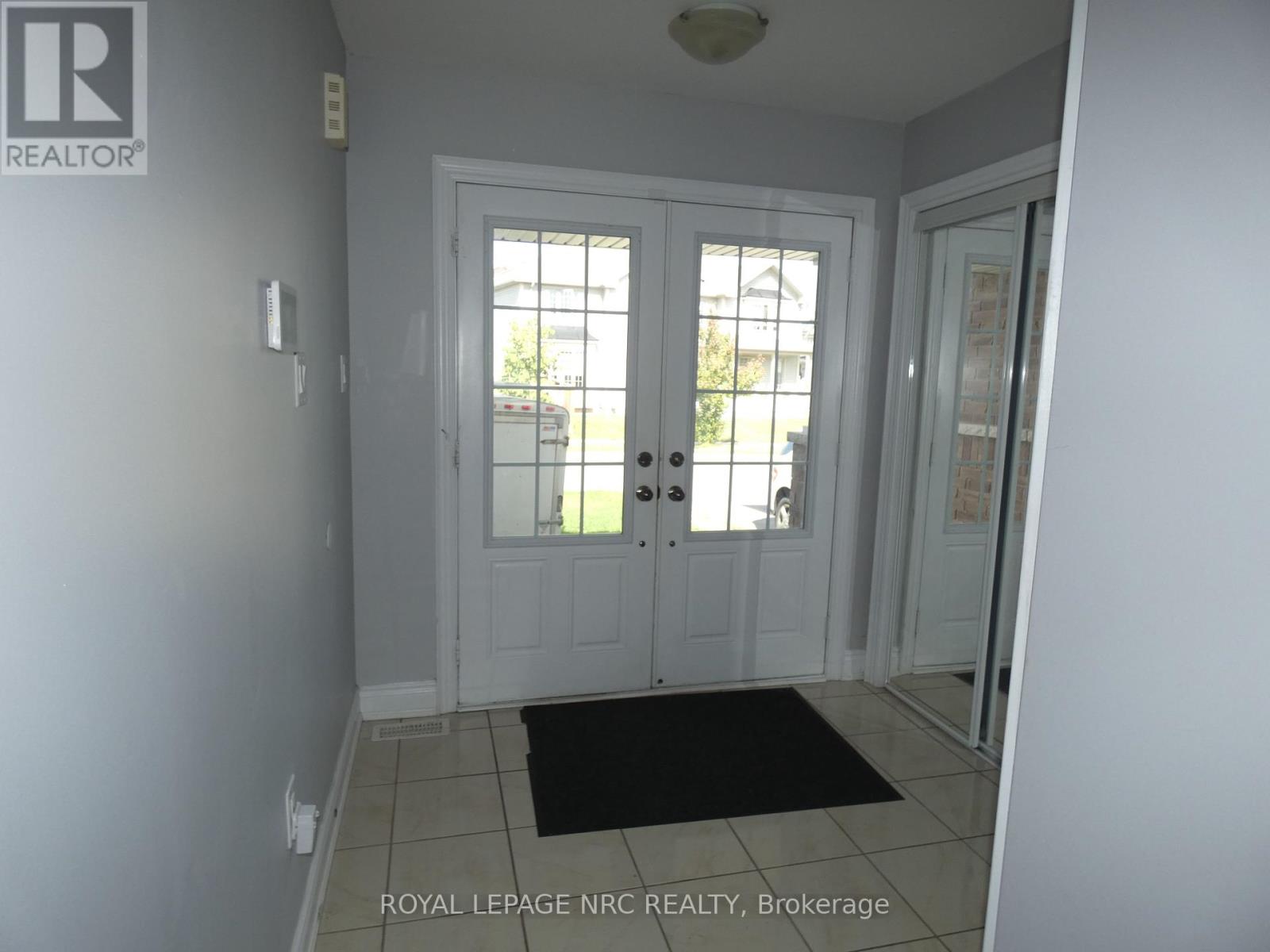 7857 Sassafras Trail, Niagara Falls (Brown), Ontario  L2H 0N6 - Photo 2 - X12441316
