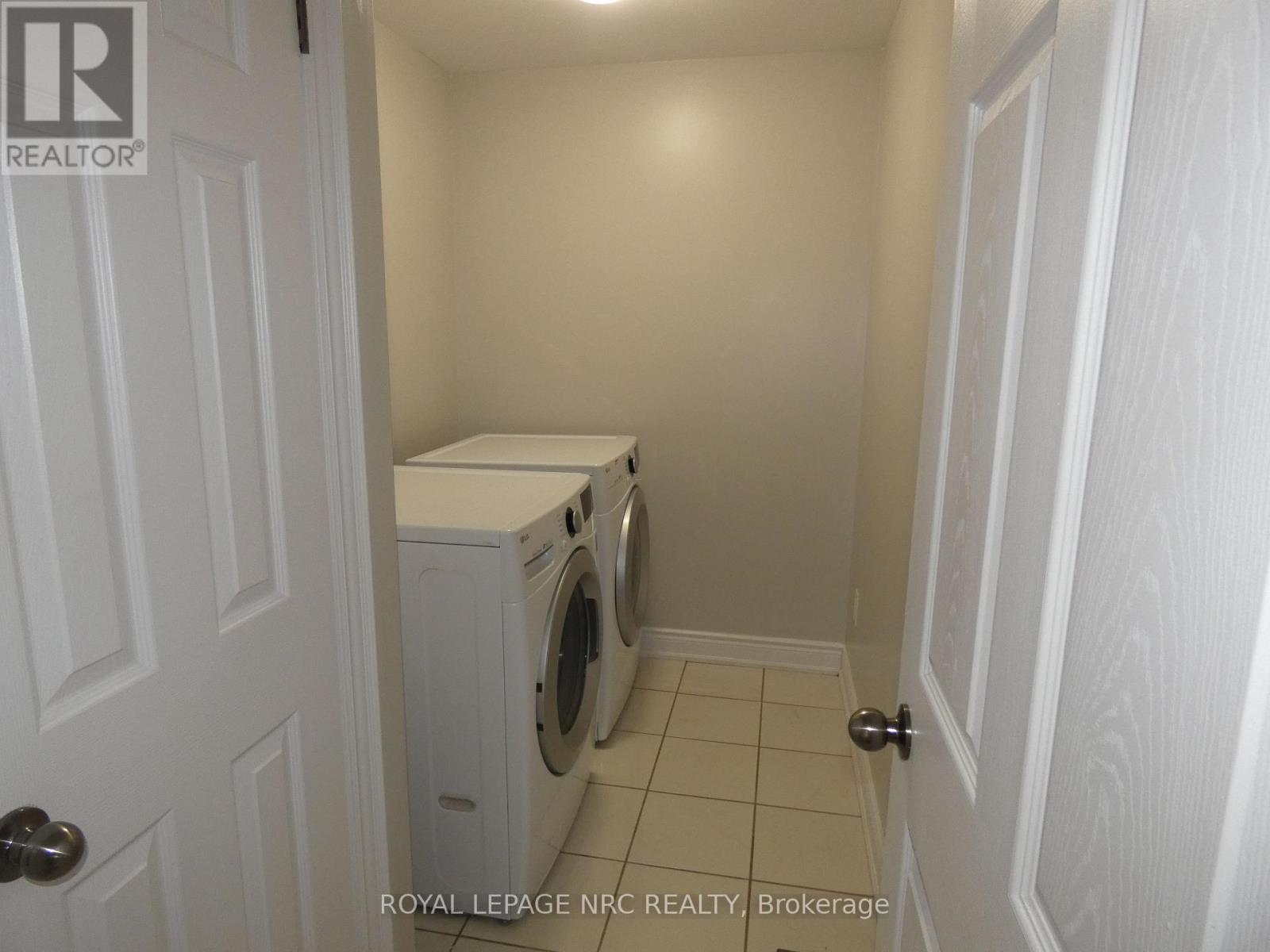 7857 Sassafras Trail, Niagara Falls (Brown), Ontario  L2H 0N6 - Photo 20 - X12441316