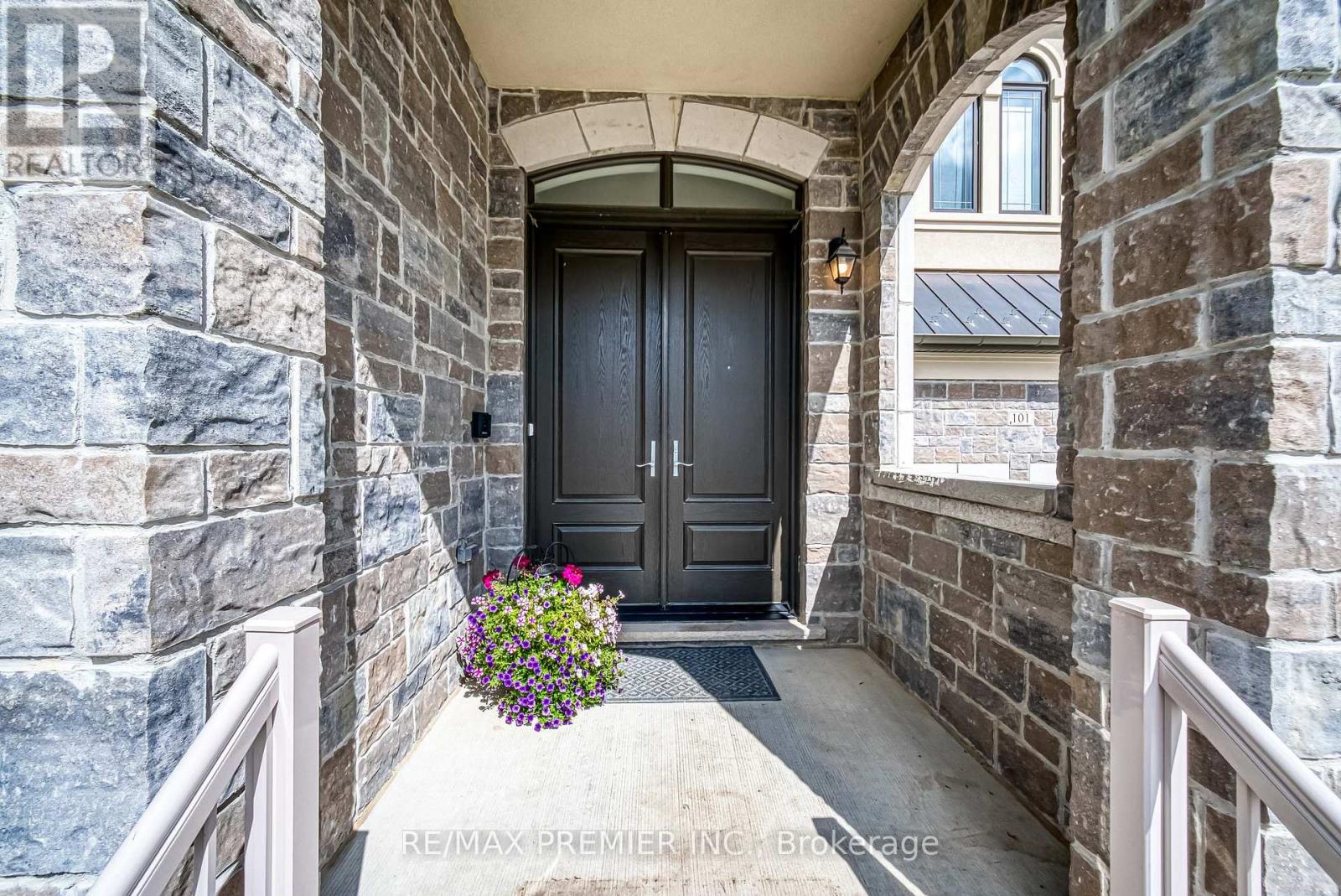 101 Appleyard Avenue, Vaughan, Ontario  L4H 4N3 - Photo 4 - N12441263