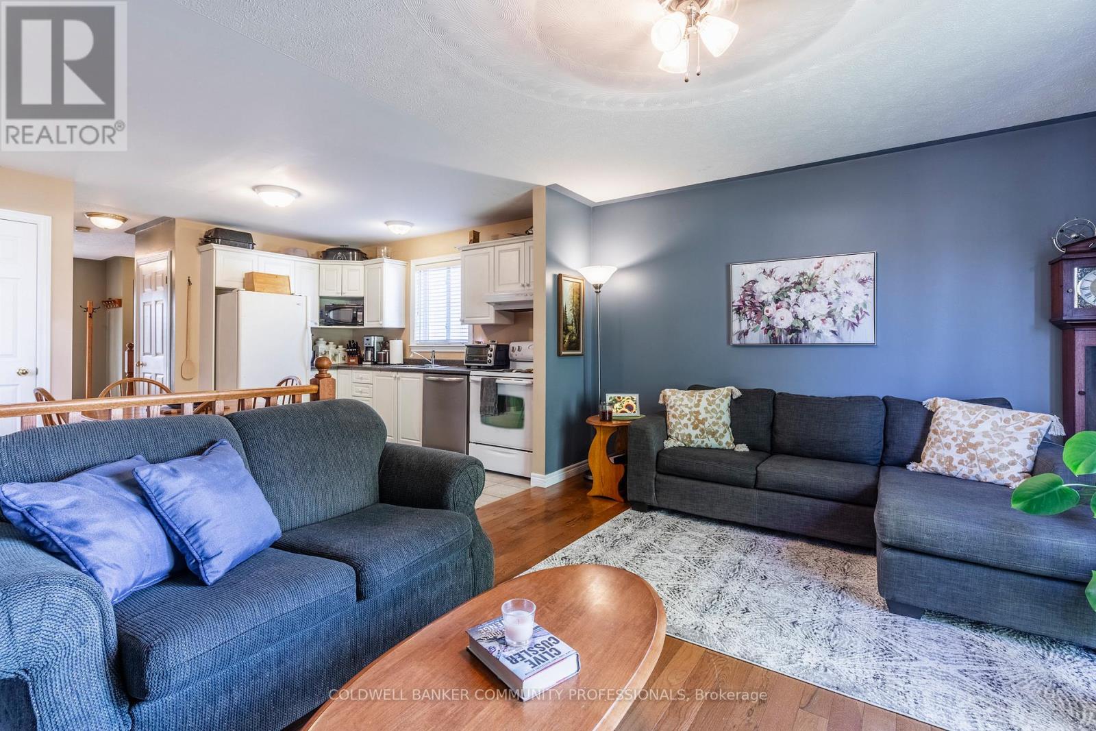 33 Oak Crescent, Haldimand, Ontario N0A 1H0 - Photo 14 - X12441175