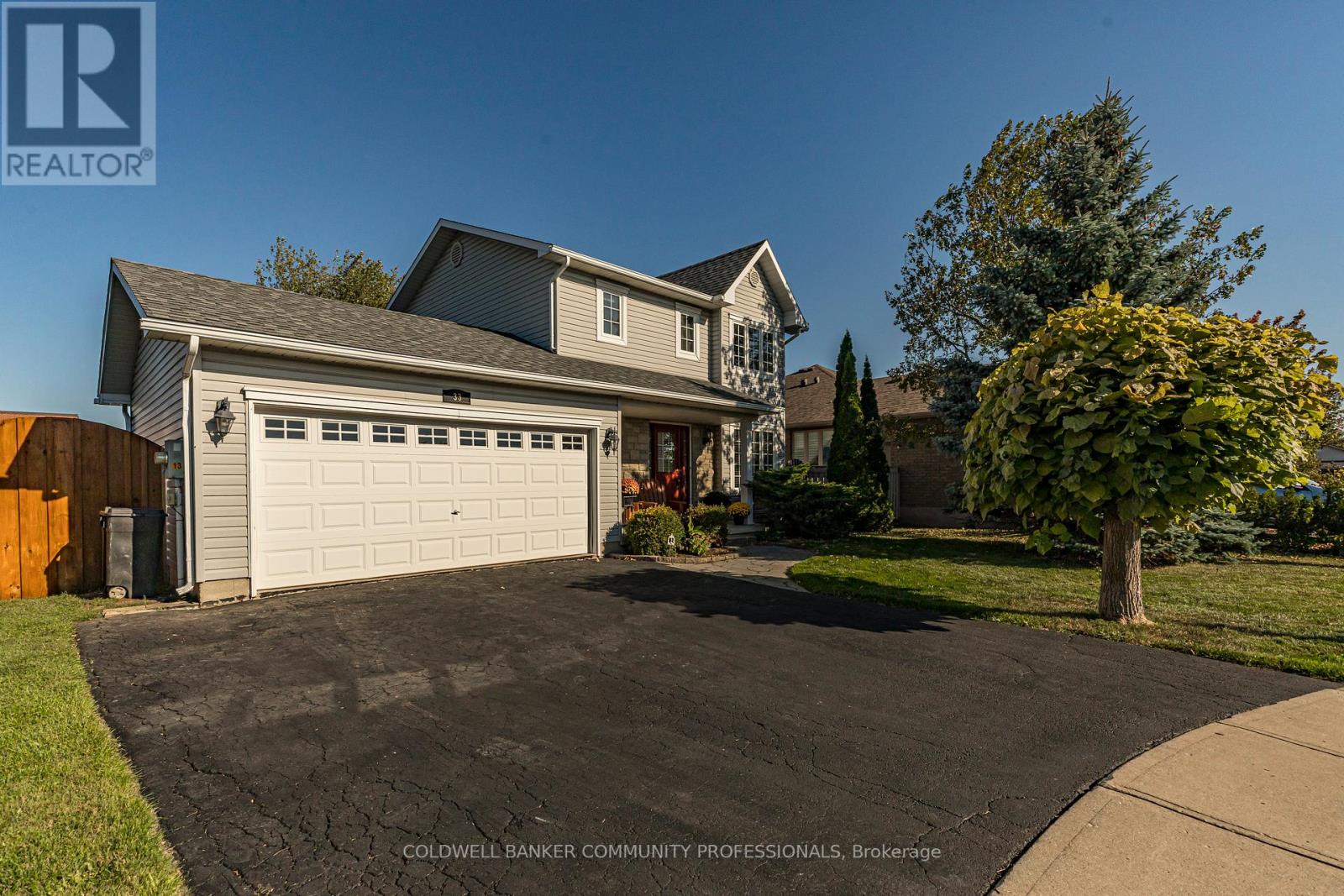 33 Oak Crescent, Haldimand, Ontario N0A 1H0 - Photo 2 - X12441175