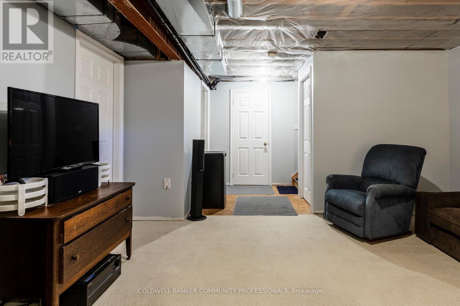 33 Oak Crescent, Haldimand, Ontario N0A 1H0 - Photo 32 - X12441175