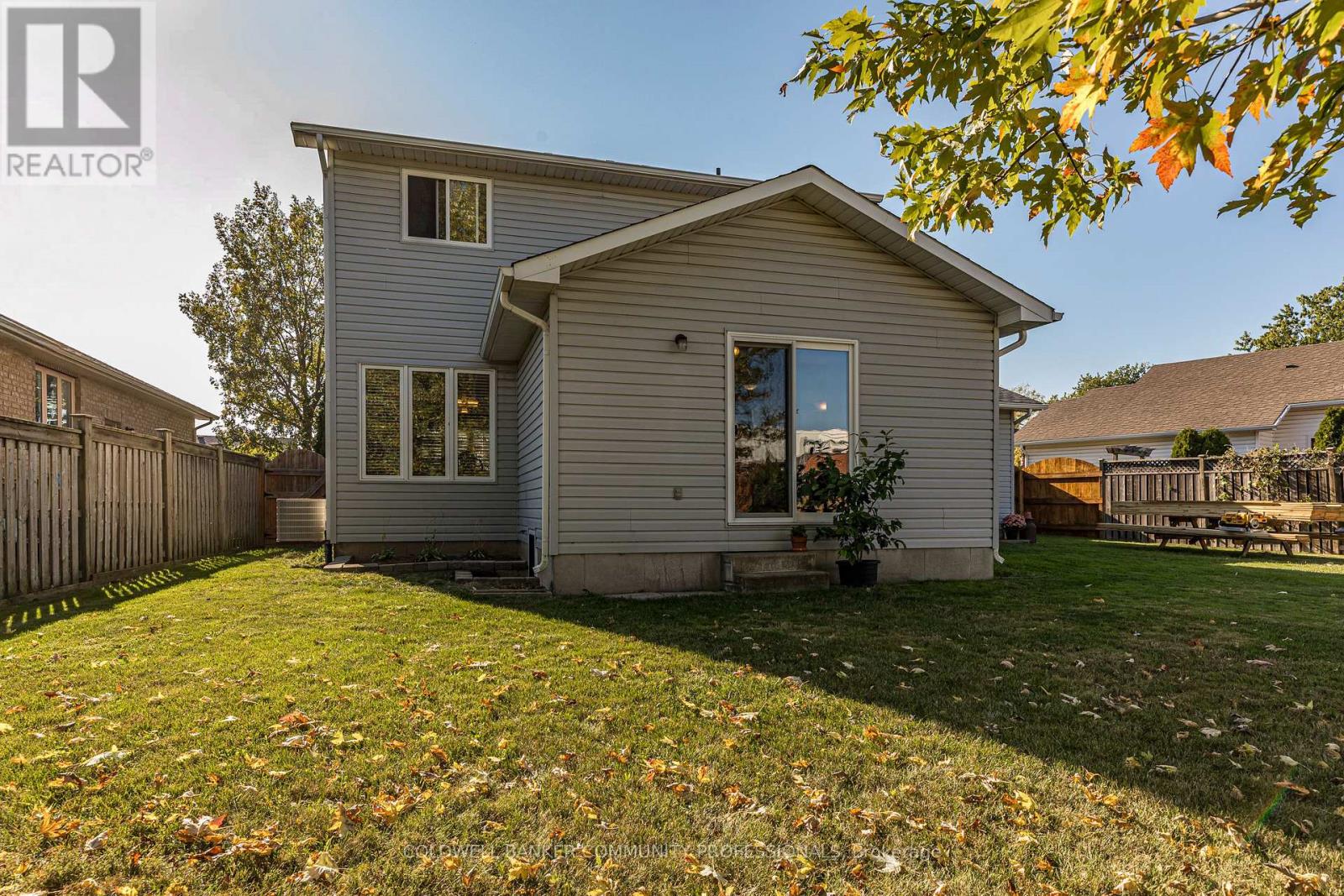 33 Oak Crescent, Haldimand, Ontario N0A 1H0 - Photo 36 - X12441175