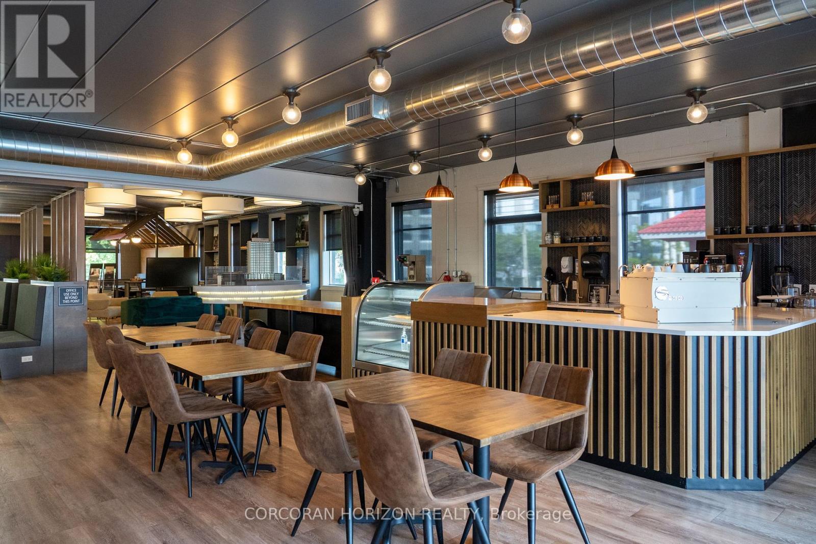 A - 618 King Street W, Kitchener, Ontario  N2G 1C8 - Photo 5 - X12441246