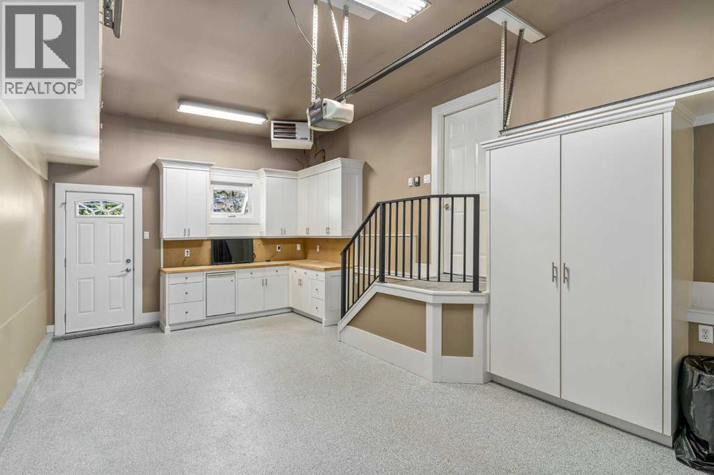 8130 48 Avenue Nw, Calgary, Alberta  T3B 2A6 - Photo 48 - A2252629
