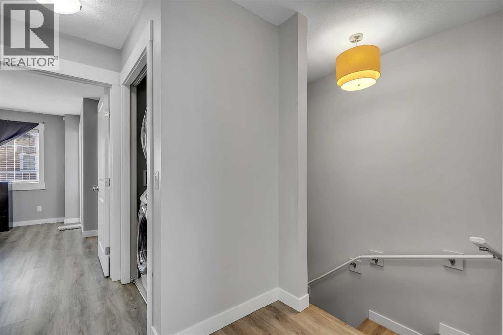 7 West Coach Manor Sw, Calgary, Alberta  T3H 1R7 - Photo 31 - A2258969