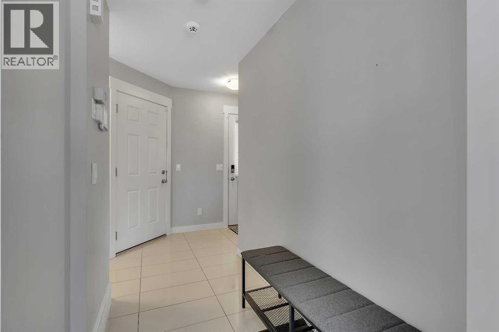 7 West Coach Manor Sw, Calgary, Alberta  T3H 1R7 - Photo 11 - A2258969