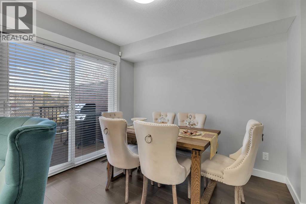 7 West Coach Manor Sw, Calgary, Alberta  T3H 1R7 - Photo 22 - A2258969