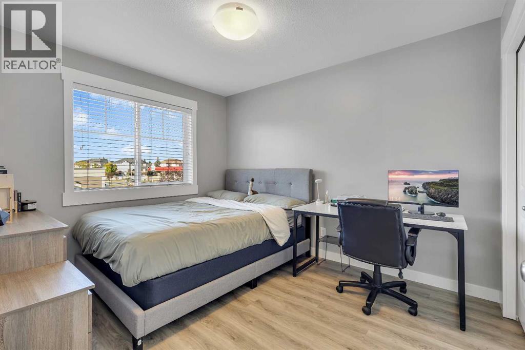7 West Coach Manor Sw, Calgary, Alberta  T3H 1R7 - Photo 33 - A2258969