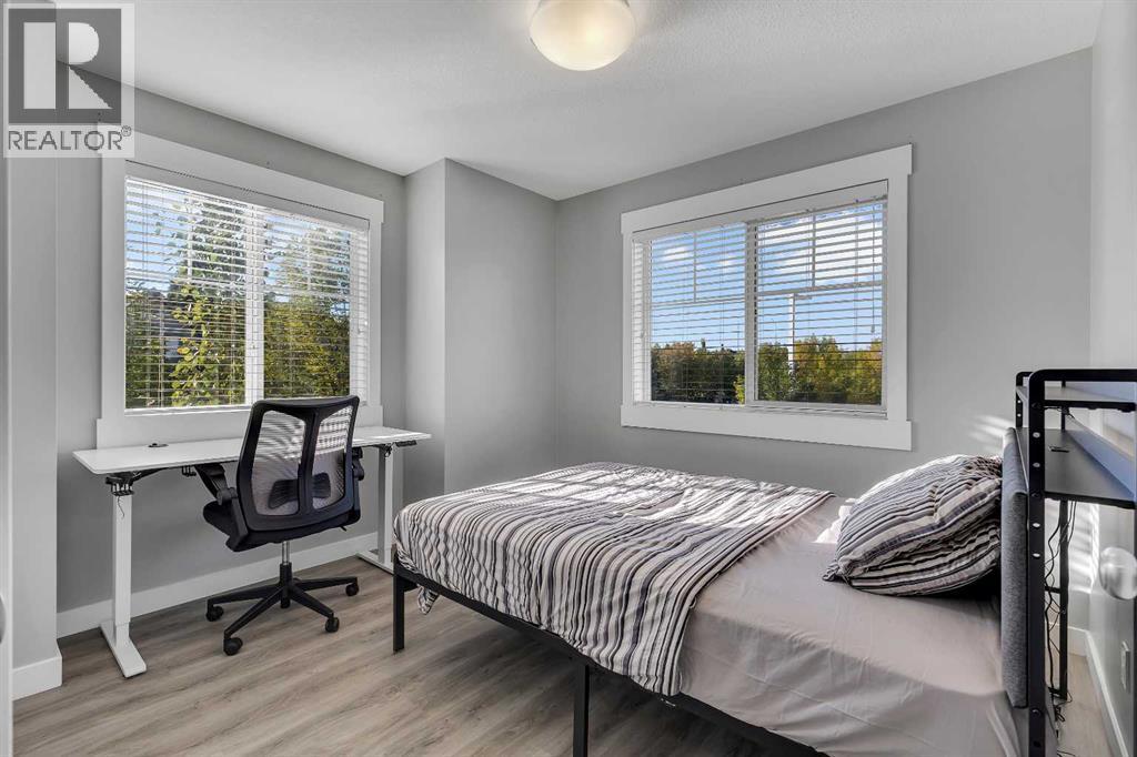7 West Coach Manor Sw, Calgary, Alberta  T3H 1R7 - Photo 35 - A2258969