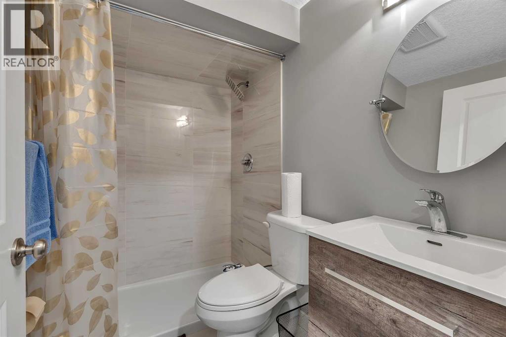 7 West Coach Manor Sw, Calgary, Alberta  T3H 1R7 - Photo 44 - A2258969