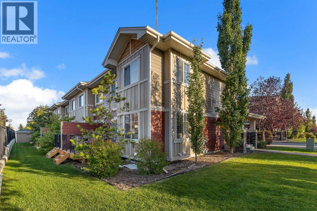 7 West Coach Manor Sw, Calgary, Alberta  T3H 1R7 - Photo 47 - A2258969