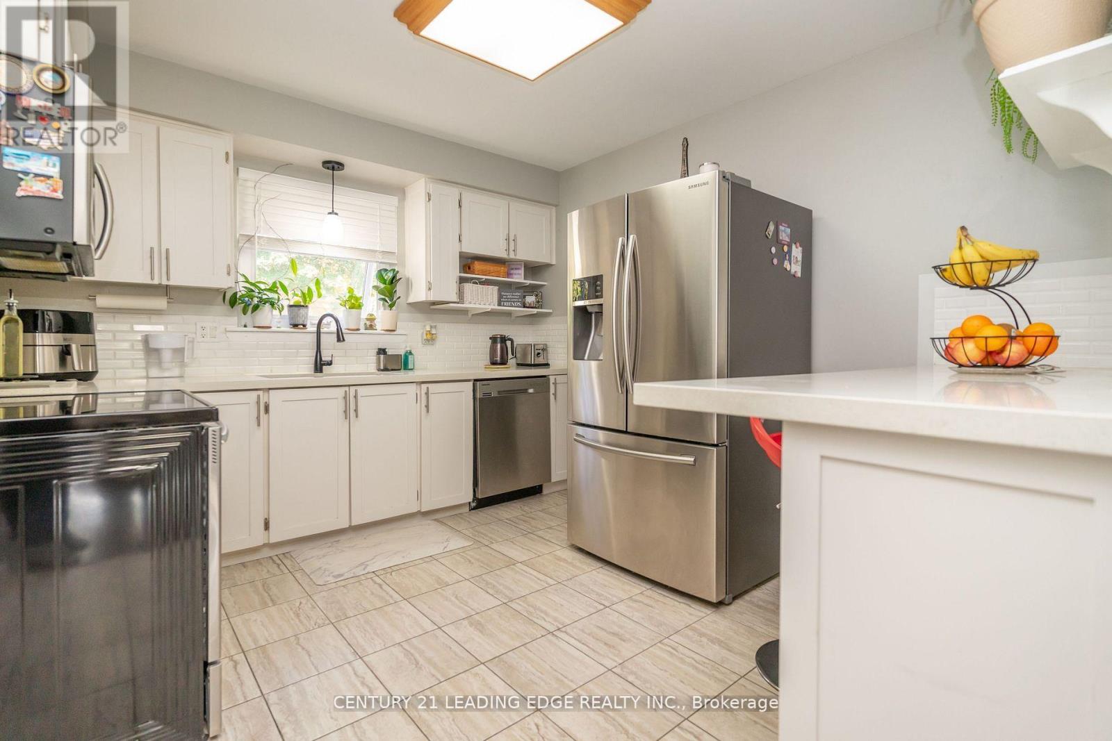 505 Lancelot Crescent, Oshawa, Ontario  L1K 1J9 - Photo 17 - E12434422