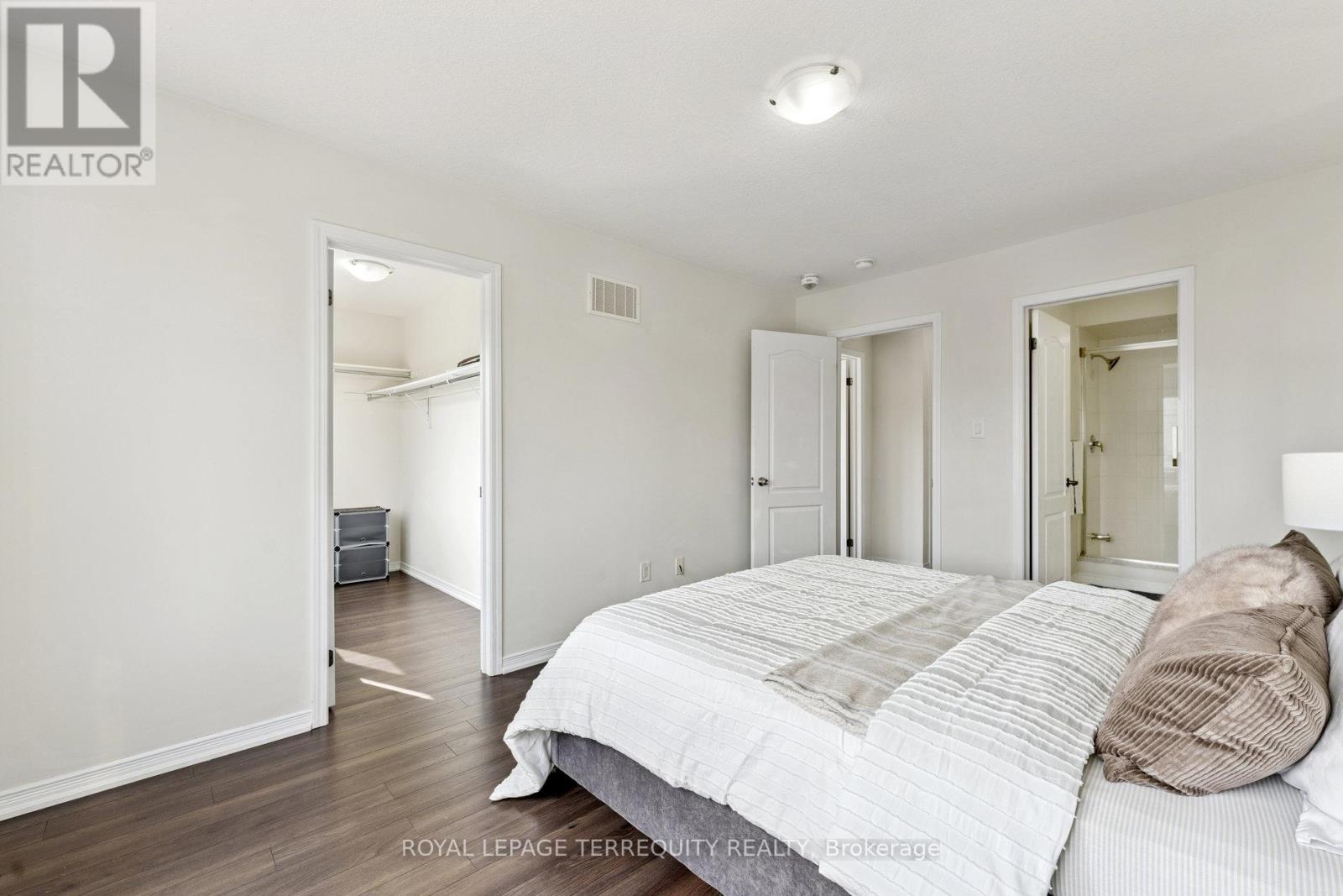 49 Golden Springs Drive, Brampton, Ontario  L7A 0C7 - Photo 22 - W12366517