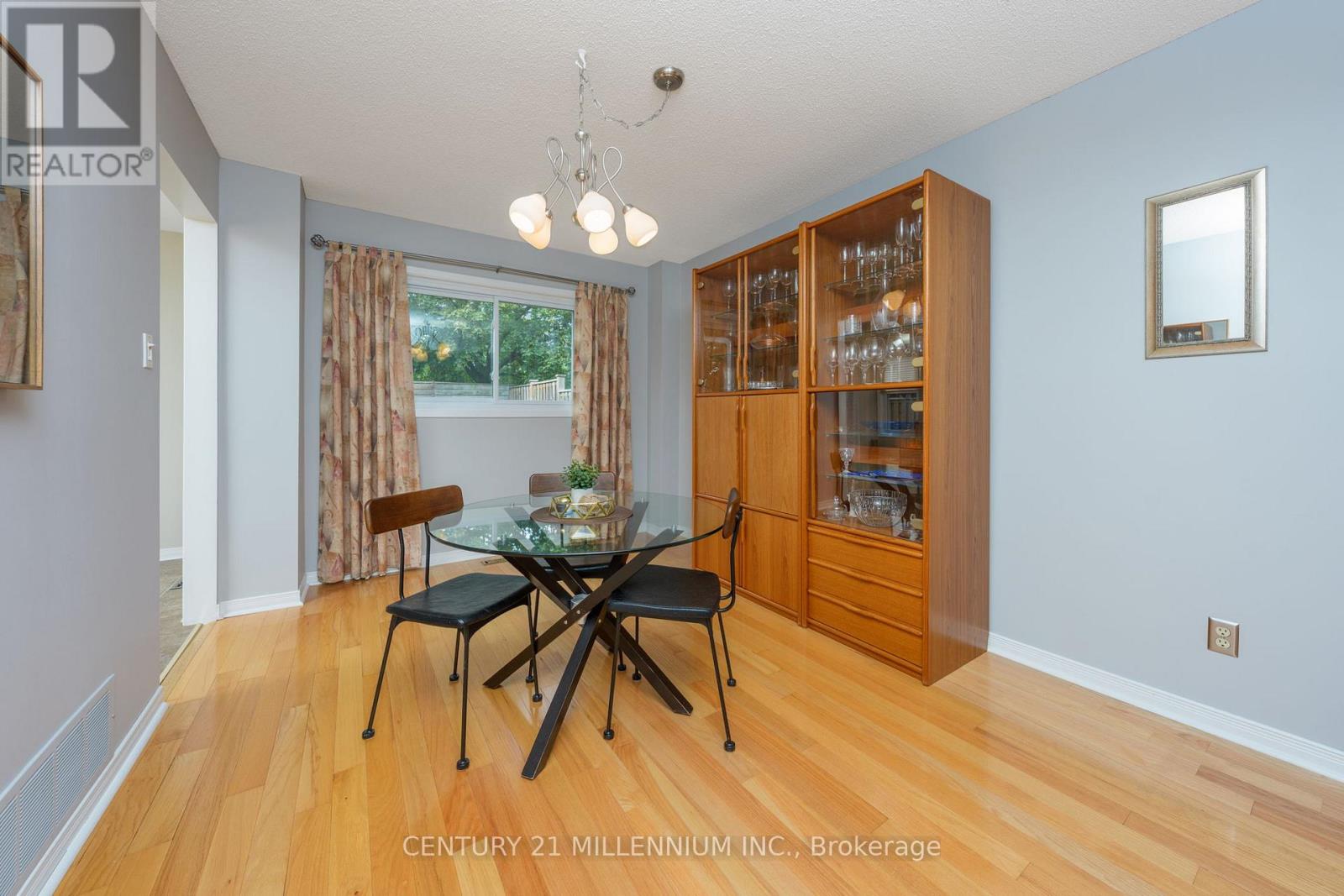 116 Wexford Road, Brampton, Ontario  L6Z 2T5 - Photo 7 - W12424152