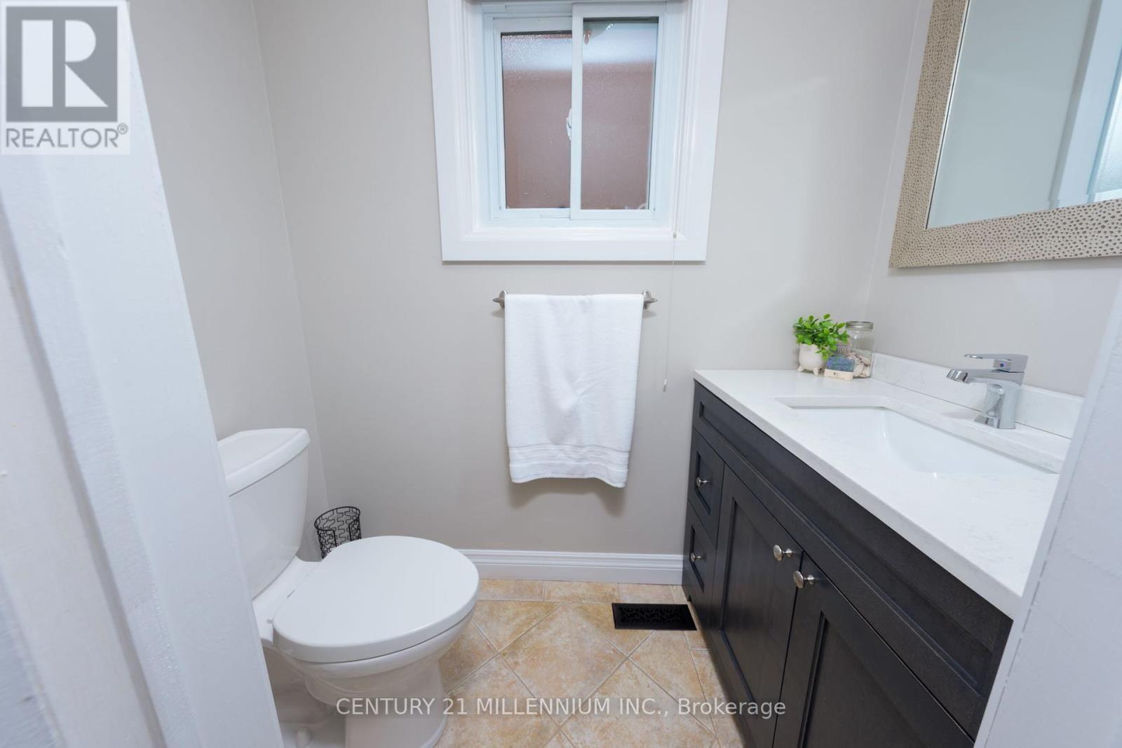 116 Wexford Road, Brampton, Ontario  L6Z 2T5 - Photo 15 - W12424152