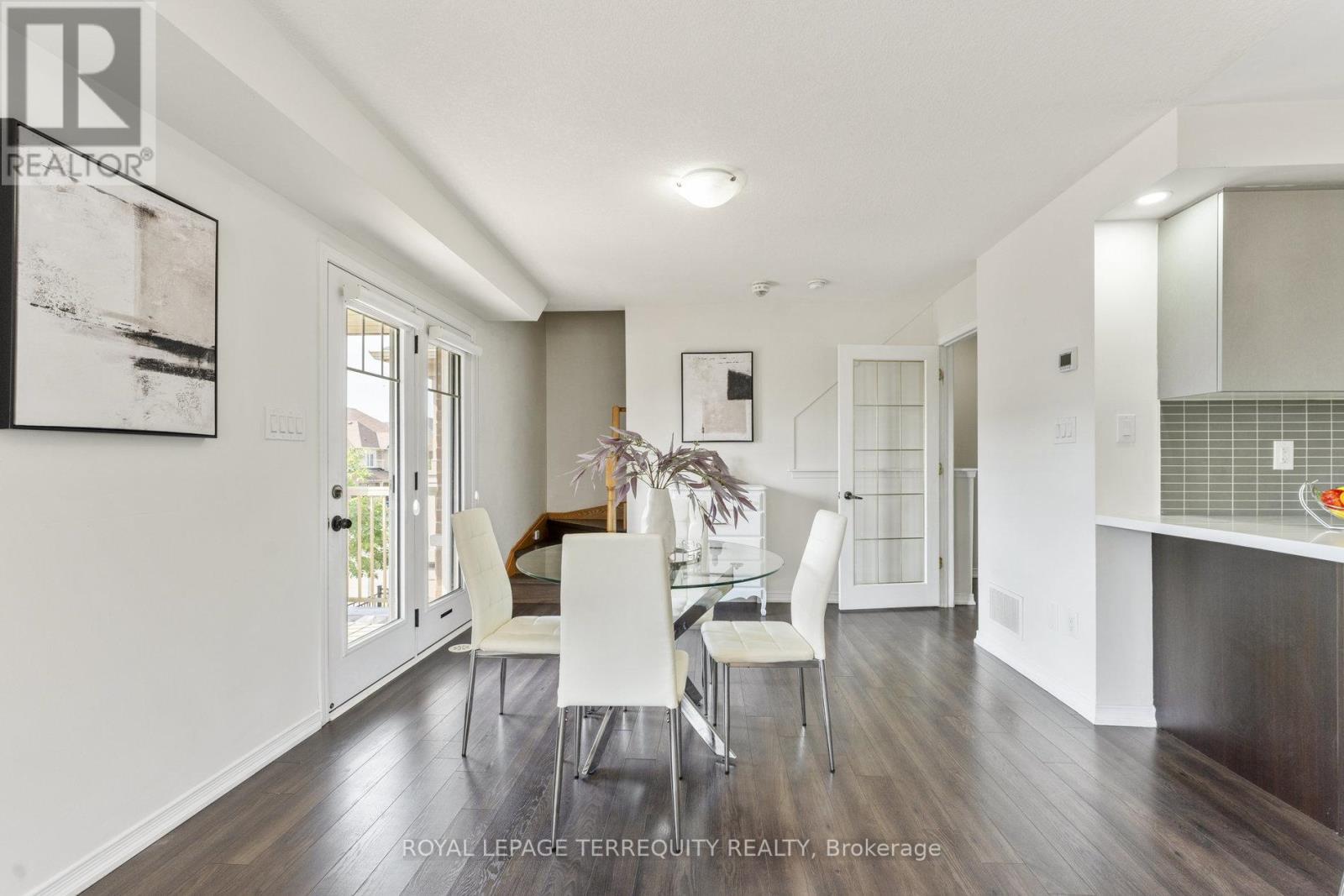 49 Golden Springs Drive, Brampton, Ontario  L7A 0C7 - Photo 10 - W12366517