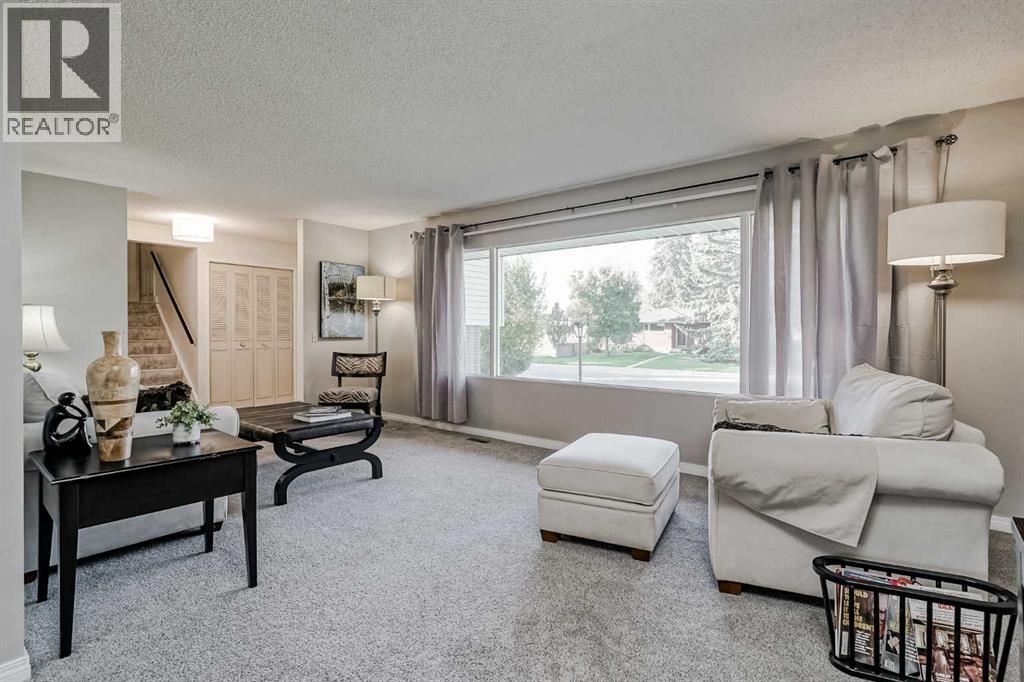 10520 Mapleridge Crescent Se, Calgary, Alberta  T2J 1Y7 - Photo 8 - A2258153