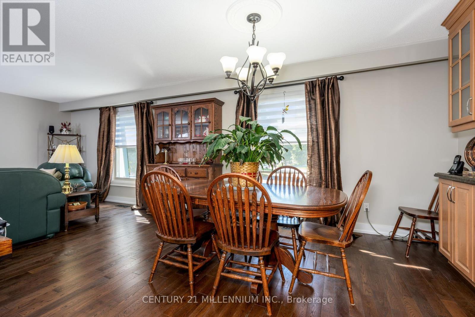 27 Hillside Drive, Halton Hills, Ontario  L7G 4W2 - Photo 16 - W12437331