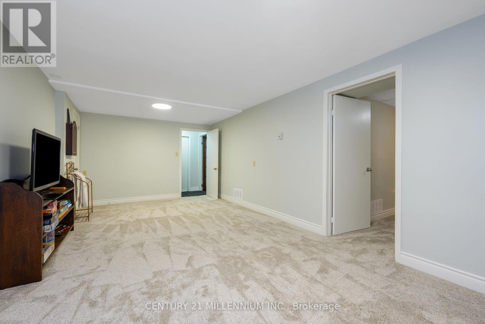 27 Hillside Drive, Halton Hills, Ontario  L7G 4W2 - Photo 25 - W12437331