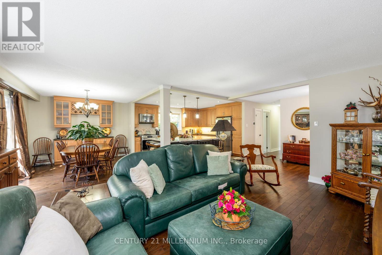 27 Hillside Drive, Halton Hills, Ontario  L7G 4W2 - Photo 11 - W12437331
