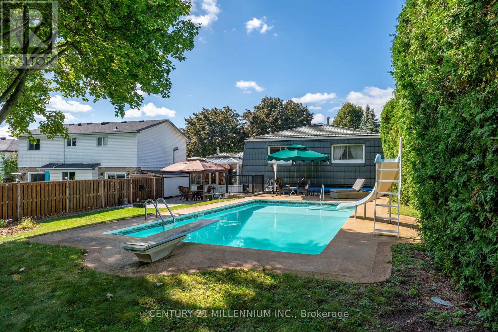 27 Hillside Drive, Halton Hills, Ontario  L7G 4W2 - Photo 39 - W12437331