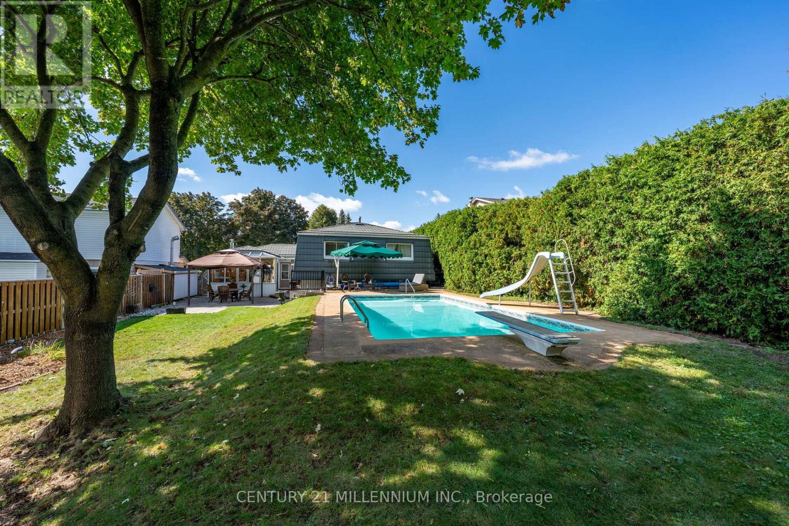 27 Hillside Drive, Halton Hills, Ontario  L7G 4W2 - Photo 38 - W12437331