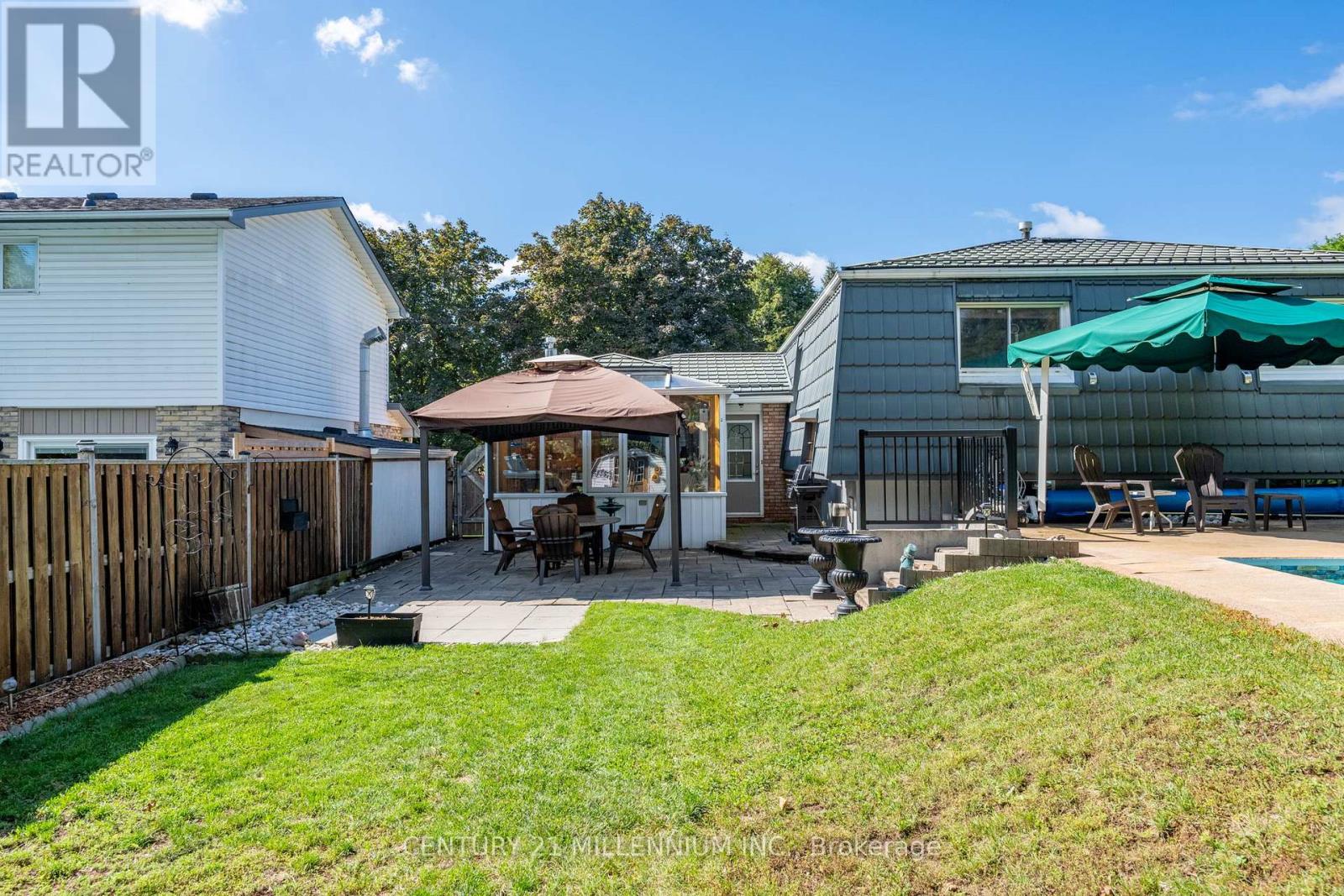 27 Hillside Drive, Halton Hills, Ontario  L7G 4W2 - Photo 40 - W12437331