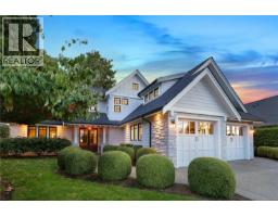 992 Bluffs Dr The Bluffs