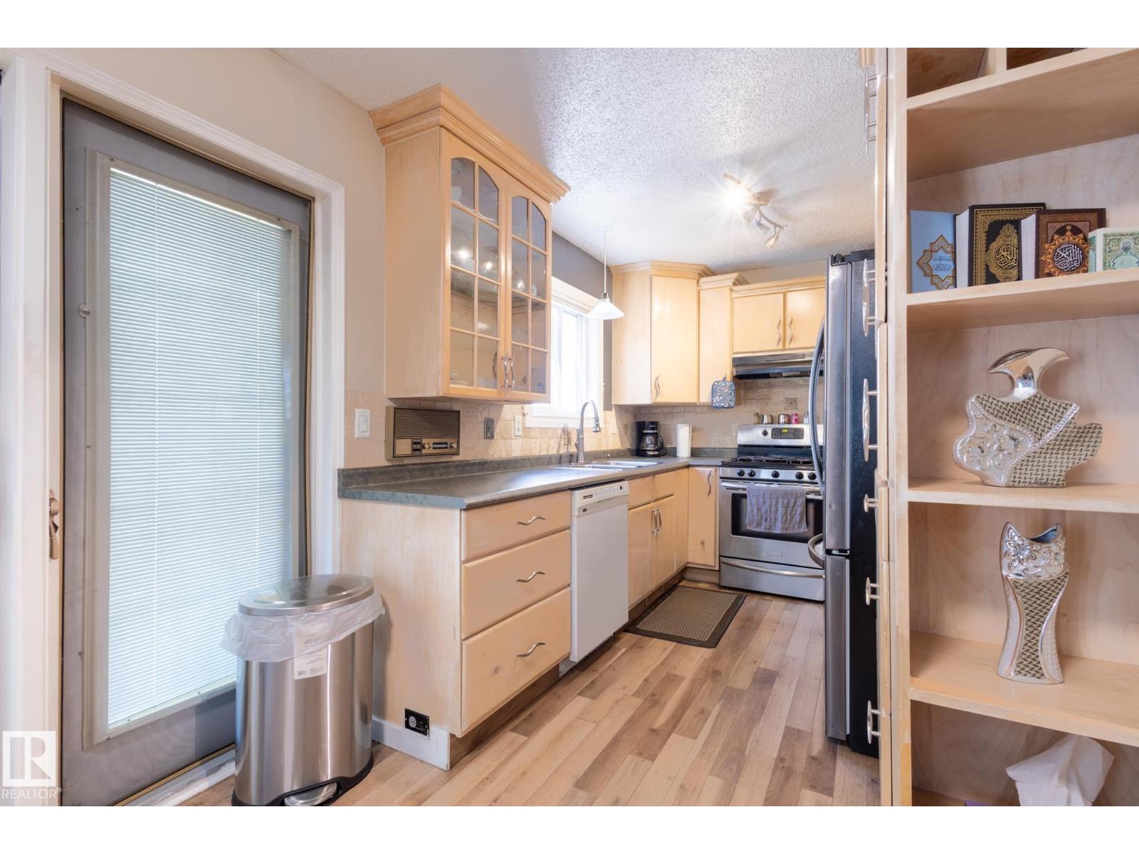 18012 96 St Nw, Edmonton, Alberta  T5Z 2G5 - Photo 12 - E4460519