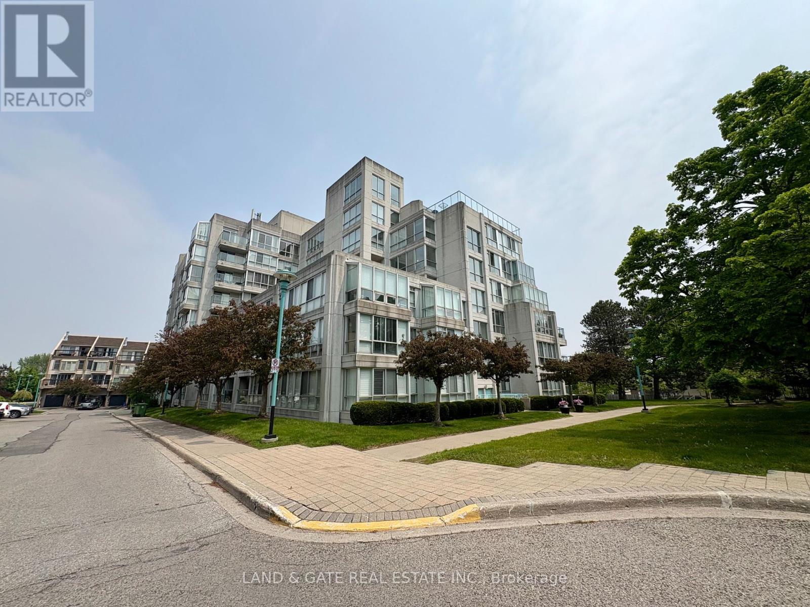 112 - 25 Cumberland Lane, Ajax, Ontario  L1S 7K1 - Photo 1 - E12342433