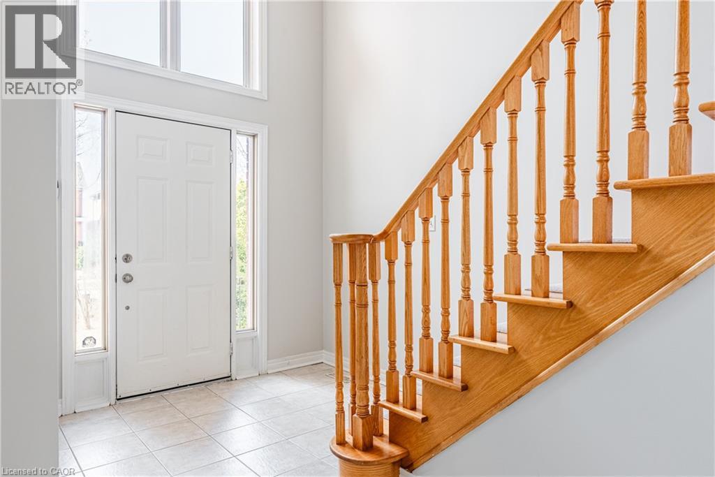 2529 Longridge Crescent, Oakville, Ontario  L6H 6S2 - Photo 4 - 40766258