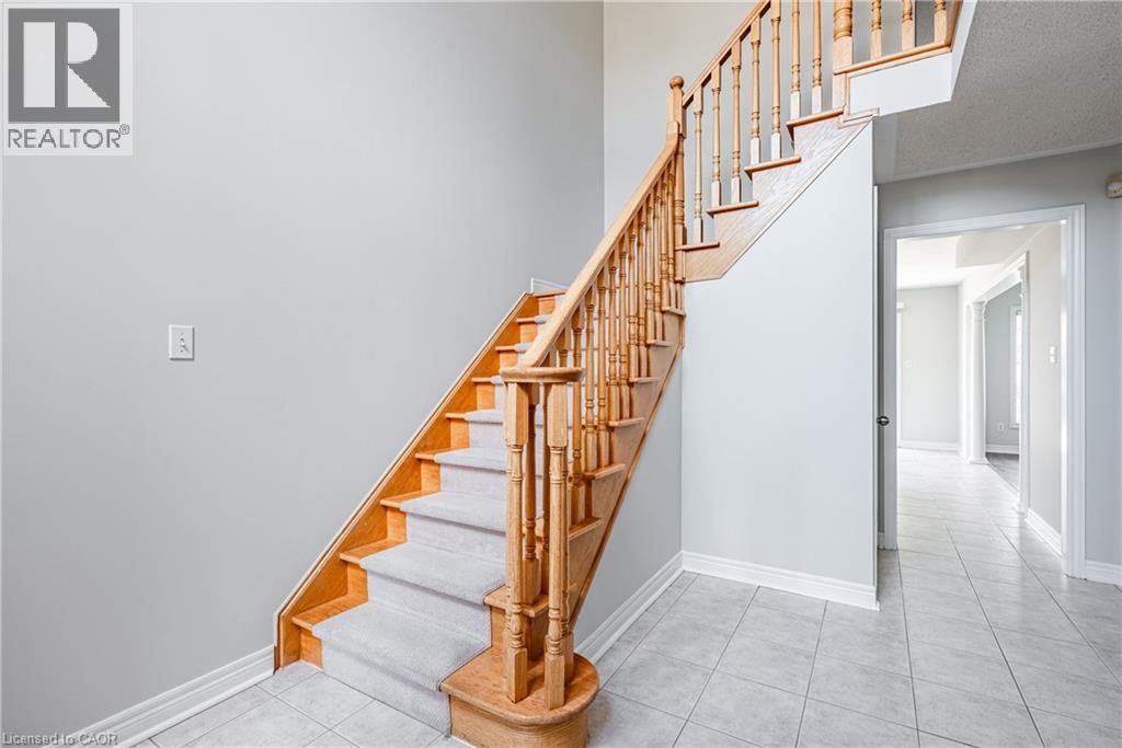 2529 Longridge Crescent, Oakville, Ontario  L6H 6S2 - Photo 3 - 40766258