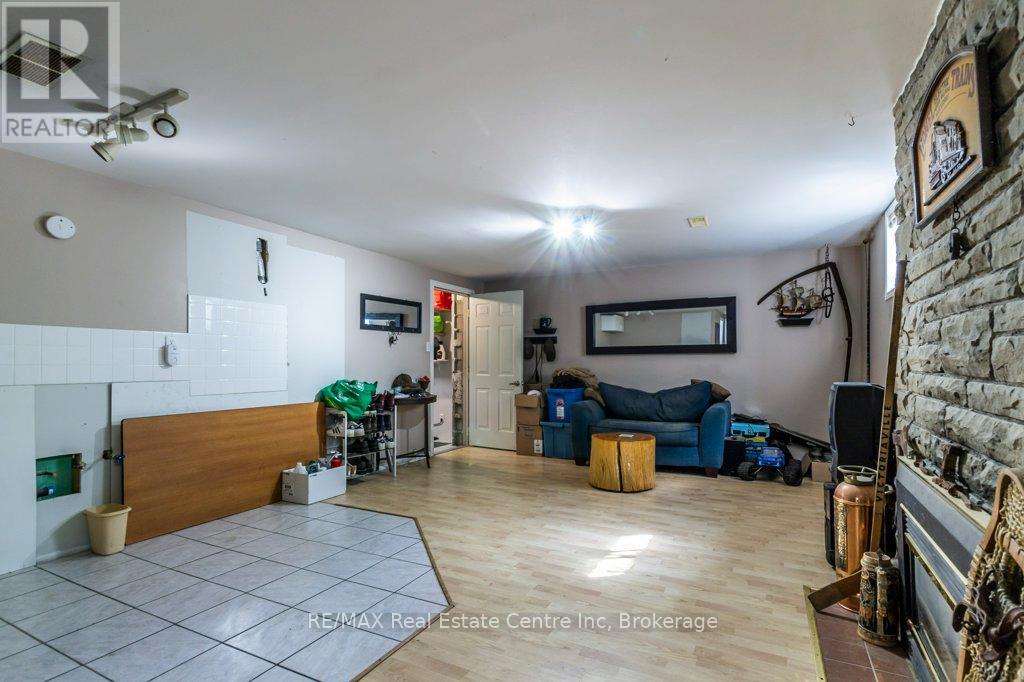 11 Riverview Drive, Guelph (Riverside Park), Ontario  N1E 3R6 - Photo 16 - X12441367