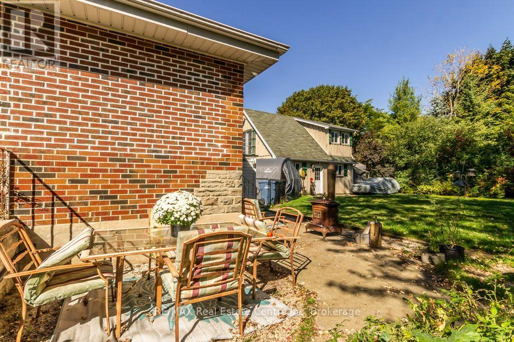 11 Riverview Drive, Guelph (Riverside Park), Ontario  N1E 3R6 - Photo 23 - X12441367
