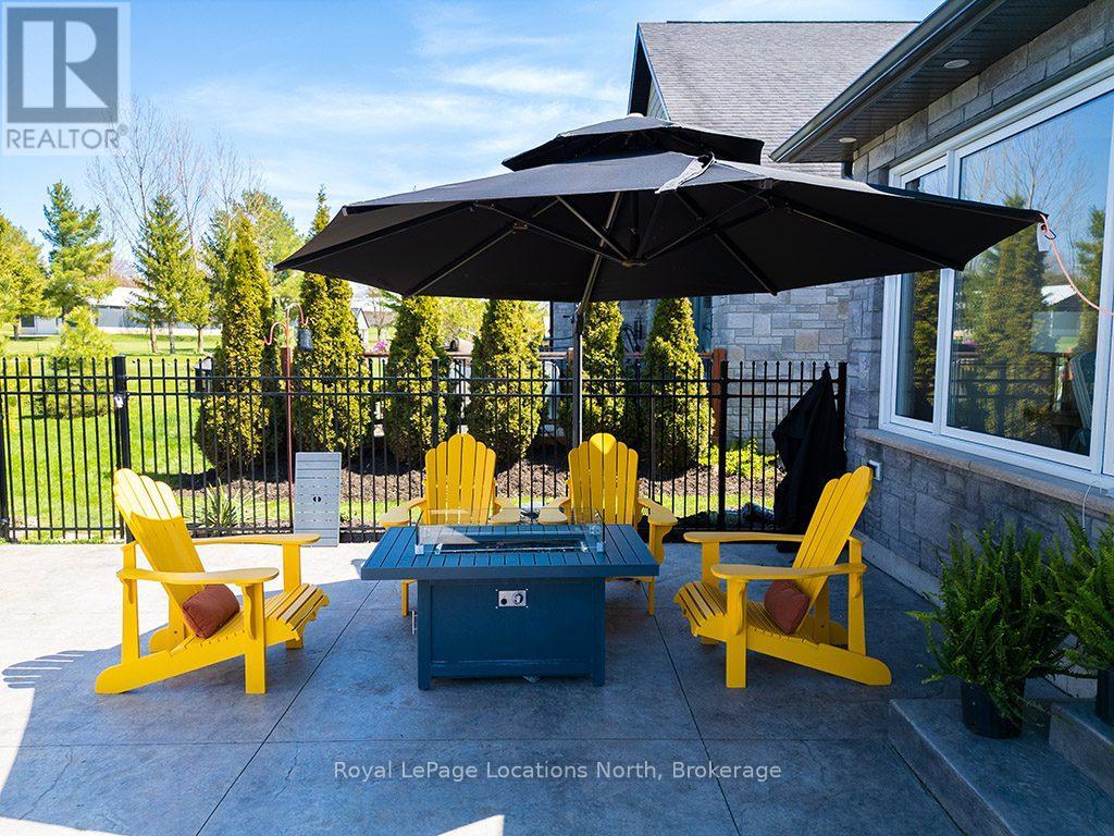 37 Grayview Drive, Grey Highlands, Ontario  N0C 1H0 - Photo 17 - X12441401
