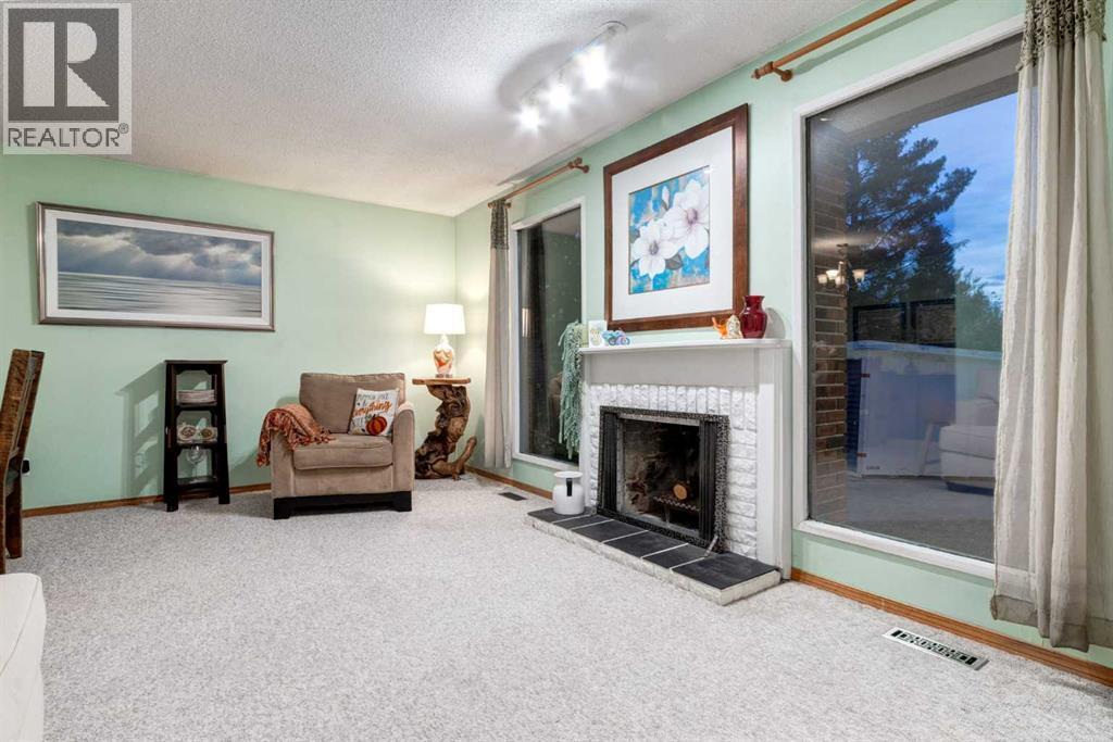 220 Oakridge Place Sw, Calgary, Alberta  T2V 1V2 - Photo 17 - A2261199