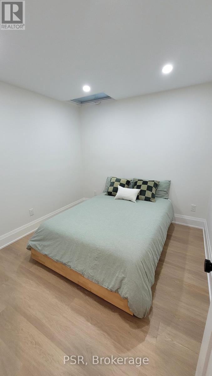 Lower - 66 Argyle Street, Toronto, Ontario  M6J 1N9 - Photo 12 - C12416993
