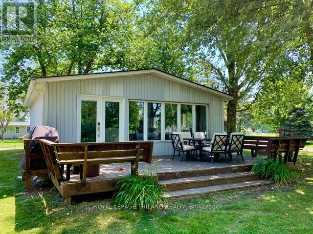 16 Howey Avenue, Norfolk, Ontario  N0E 1M0 - Photo 1 - X12441392