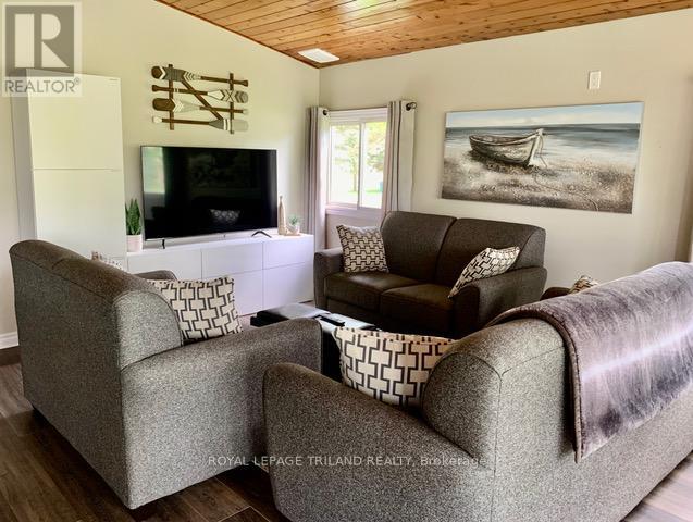 16 Howey Avenue, Norfolk, Ontario  N0E 1M0 - Photo 3 - X12441392