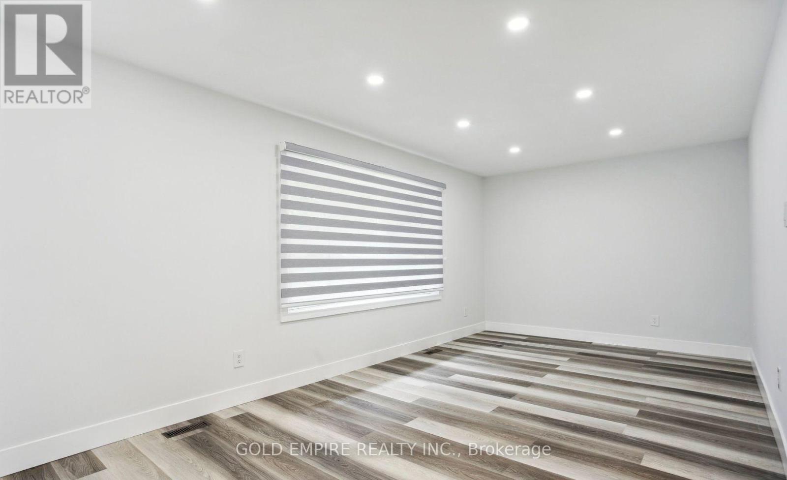 396 Hudson Drive, London East, Ontario  N5V 1E6 - Photo 5 - X12441422