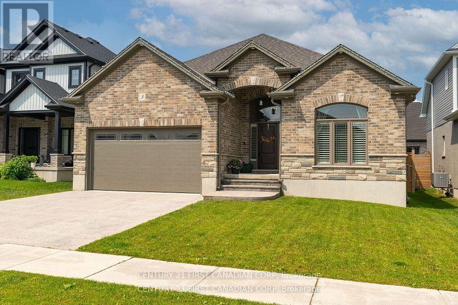 3 Hardy Court, Lucan Biddulph, Ontario  N0M 2J0 - Photo 3 - X12441423