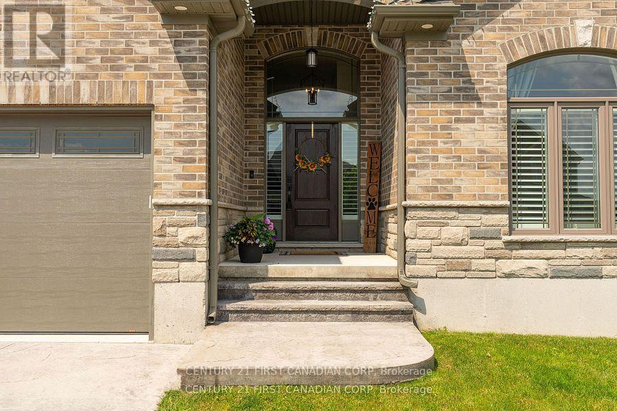 3 Hardy Court, Lucan Biddulph, Ontario  N0M 2J0 - Photo 5 - X12441423