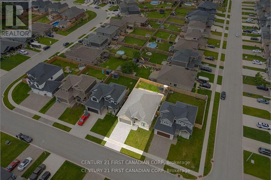3 Hardy Court, Lucan Biddulph, Ontario  N0M 2J0 - Photo 7 - X12441423
